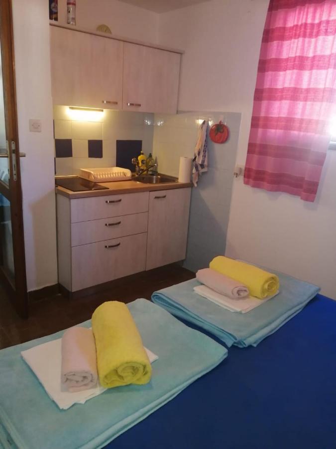 Apartmani Rosanda 2 Petrcane Buitenkant foto