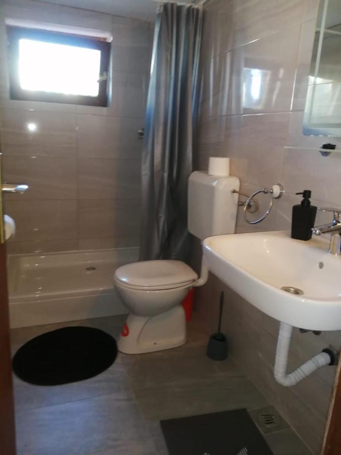 Apartmani Rosanda 2 Petrcane Buitenkant foto